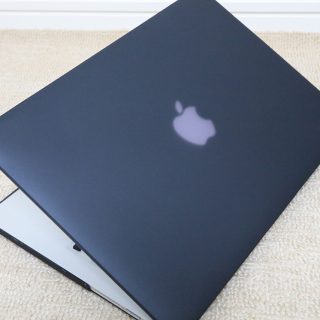 新しく買ったMacBookPro Retina13インチ用にコスパの高いマット質感の装着ケースを買ったぞ！