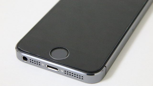 【iPhoneユーザ必見！】液晶保護には強化ガラスパネルがメッチャクチャ良いぞ！