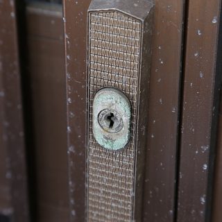 これすげぇ！ヒダカの高圧洗浄機「HK-1890」で玄関掃除！金属についた緑青が擦らず取れたぞ！