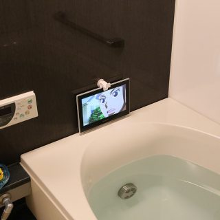 お風呂で使える防水ワイヤレステレビ「プライベートビエラ」をお風呂で使ってみたぞ！