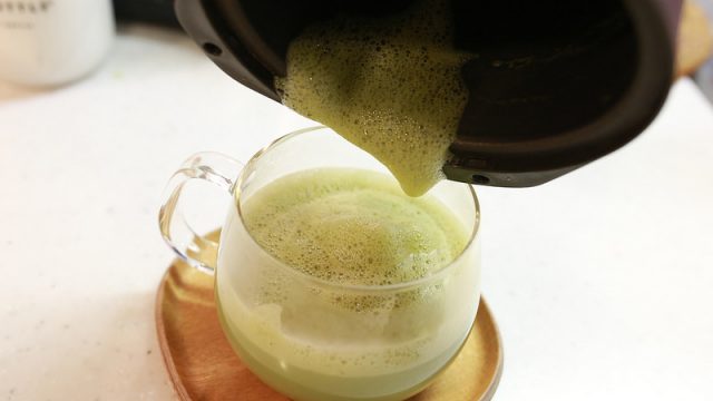 シャープお茶プレッソを使って、自宅で緑茶ラテを作ってみたぞ！