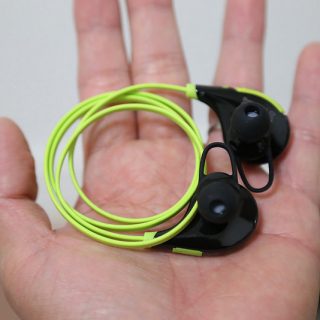 Ingressにも！【2000円台で買える！】両耳Bluetoothヘッドホンが緑と青がありつつ軽くて音質も良いので便利だぞ！