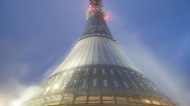 チェコのリベレツにある未来的なタワー「イエシュチェト」がワクワクするぞ！ #cz100y #チェコへ行こう #Liberec #リベレツ