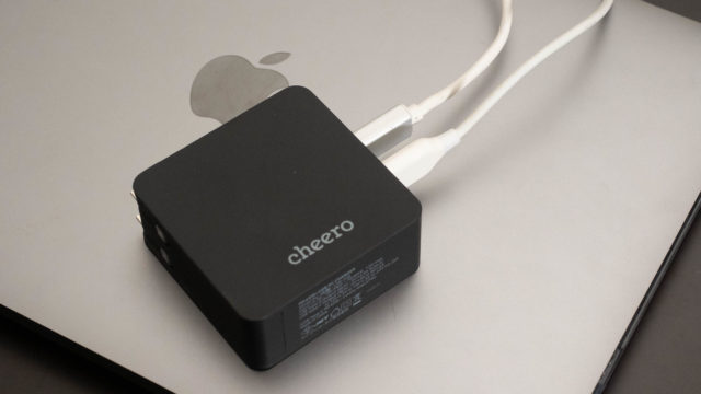 【新発売】cheeroからMacBookとiPhoneを同時充電可能なUSB-C45W+12Wの充電器が発売だぞ！