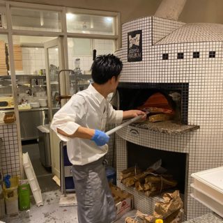 愛媛県松山市「ピッツェリア マルブン 南高井店」で本格ピザ窯で焼くピザが美味しいぞ！