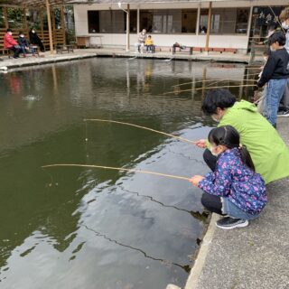 千葉県の養老渓谷釣堀センター！ニジマスが釣れてその場で調理してもらえるぞ！
