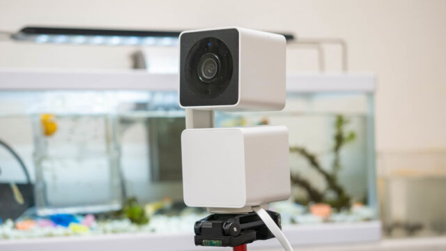 自宅用の首振りネットワークカメラ「ATOM Cam Swing」は部屋の360度確認可能！ナイトビジョンや動体検知も便利だぞ！