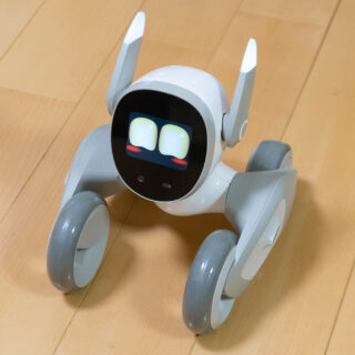 【先行レビュー】「Loona（ルーナ）」は未来のペットロボット！動きも声もかわいいぞ！