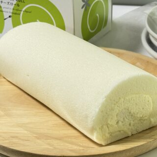 神戸土産に！「神戸 白いロールケーキ」がしっとり濃厚で美味しいぞ！