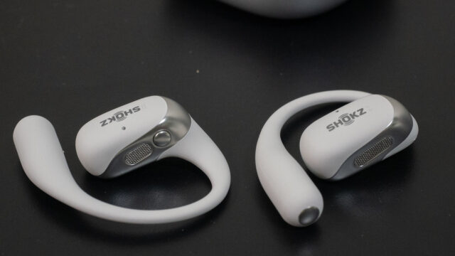 オープンイヤー型イヤホンShokz OpenFit 2+がワイヤレス充電＋Dolby Audio搭載で新登場だぞ！