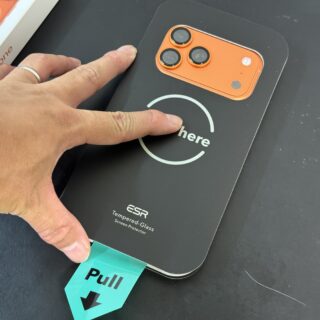 iPhone 17 Pro Max用に買ったESRのガラスフィルムが貼りやすいしコスパ良いぞ！
