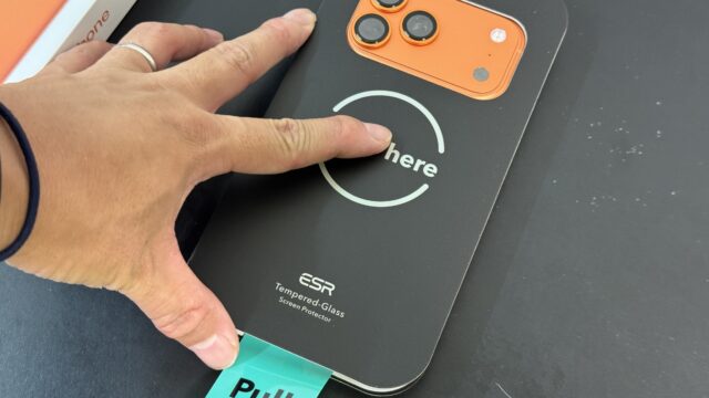 iPhone 17 Pro Max用に買ったESRのガラスフィルムが貼りやすいしコスパ良いぞ！