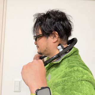 首がガチガチ…という人に！ネックマッサージローラー（ネックマッサージャー）がめっちゃ気持ち良いぞ！