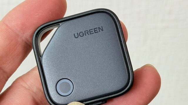 【割引クーポンあり】AirTag互換！UGREENの充電式スマートトラッカーが電池不要でコスパ良いぞ！