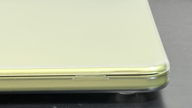MacBook Neo用に透明ケース購入！安心して持ち歩けるぞ！