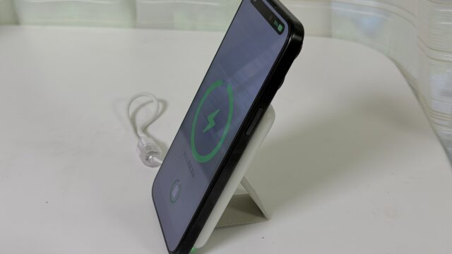 準個体電池採用モバイルバッテリー「cheero PitaPower 5000mAh」がスタンド内蔵・MagSafe対応で、子どもに持たせるのにも安心だぞ！