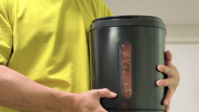 5kgの米袋のままでOK！真空で保存する米びつがクラファンに登場だぞ！