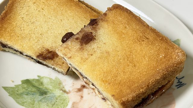 セブン-イレブン「揚げ食パンサンド つぶあんマーガリン」が温めるとめっちゃ美味しいぞ！