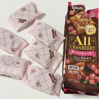 東ハト「オールクランベリー・ショコラ仕立て」が、甘酸っぱいクランベリーとショコラの組み合わせで美味しいぞ！